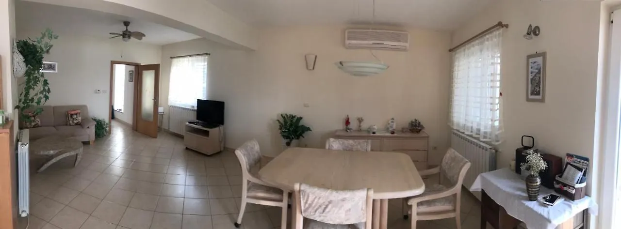 Apartment Villa Stasja Brsec